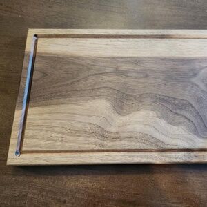 Walnut cutting board with juice groove